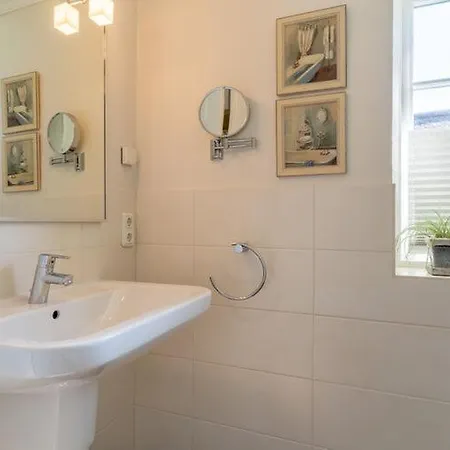 The House Is In A Quiet Location In St Peter-ording Dorf Böhl